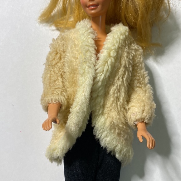 Vintage Jordache fur coat for Barbie - Picture 6 of 9